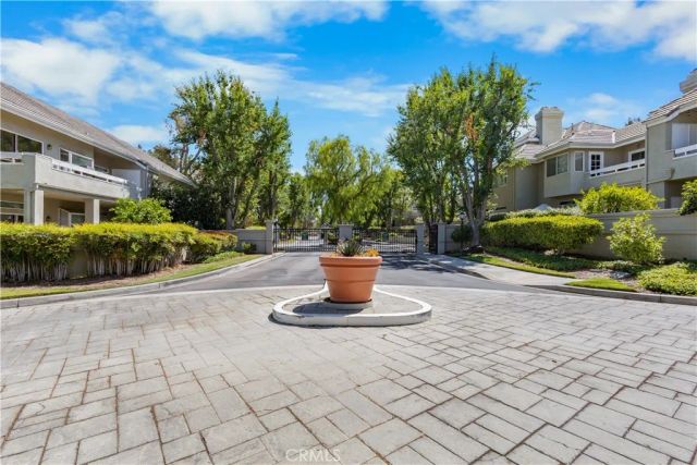 26127 Mcbean Parkway 35, Valencia, CA 91355