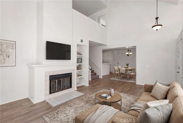 26127 Mcbean Parkway 35, Valencia, CA 91355