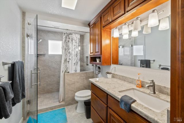 7672 Country Ln, Vacaville, CA 95688