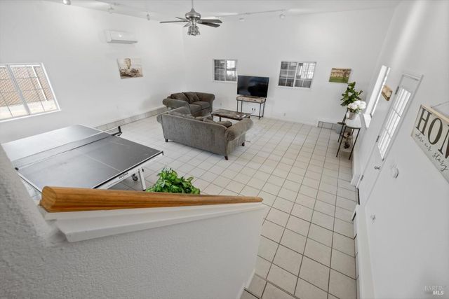 7672 Country Ln, Vacaville, CA 95688