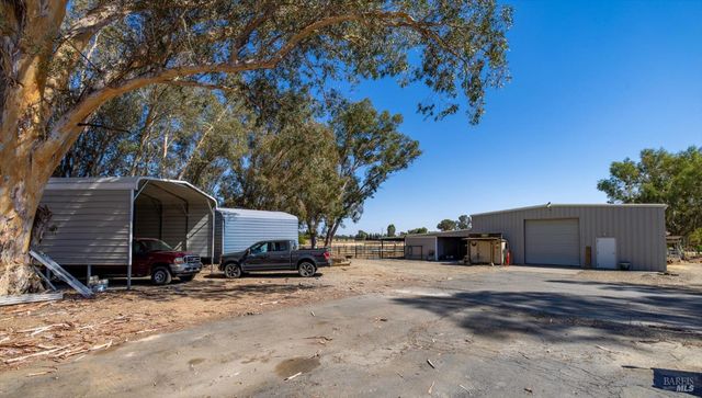 7672 Country Ln, Vacaville, CA 95688