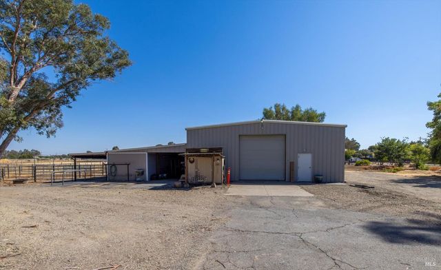 7672 Country Ln, Vacaville, CA 95688