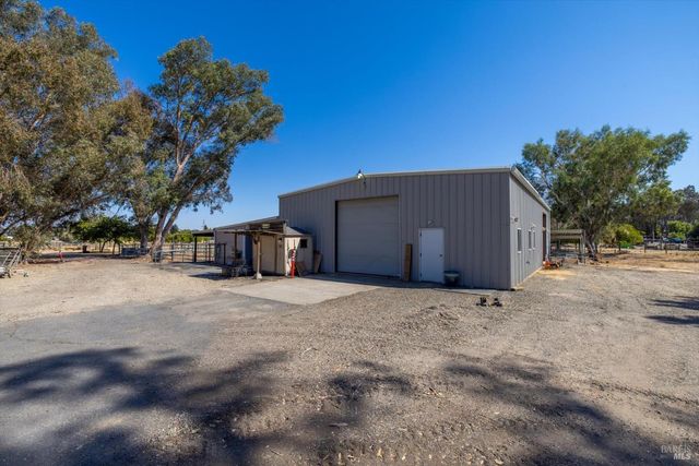 7672 Country Ln, Vacaville, CA 95688