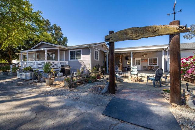 7672 Country Ln, Vacaville, CA 95688