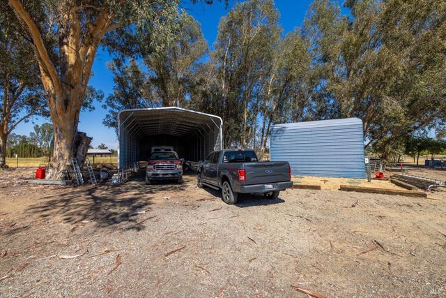 7672 Country Ln, Vacaville, CA 95688