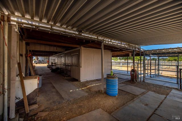 7672 Country Ln, Vacaville, CA 95688