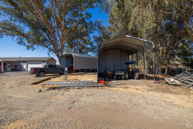 7672 Country Ln, Vacaville, CA 95688