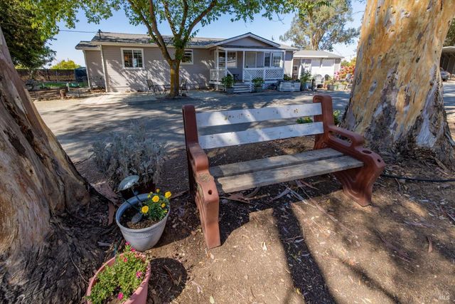 7672 Country Ln, Vacaville, CA 95688