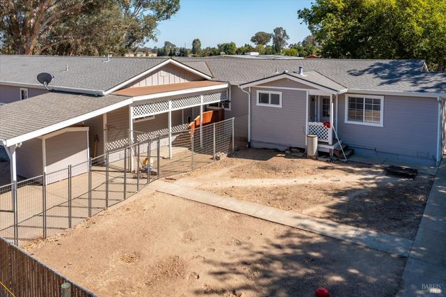 7672 Country Ln, Vacaville, CA 95688