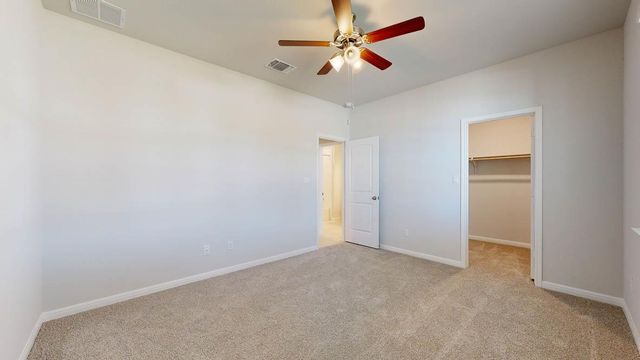 808 Gauge RD, Thorndale, TX 76577