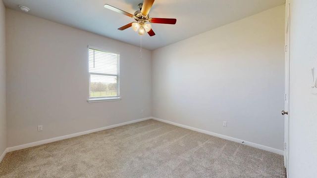 808 Gauge RD, Thorndale, TX 76577
