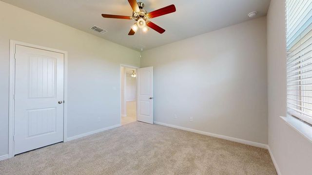 808 Gauge RD, Thorndale, TX 76577