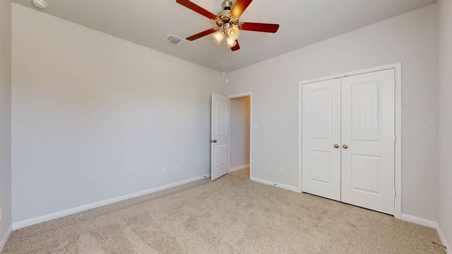 808 Gauge RD, Thorndale, TX 76577