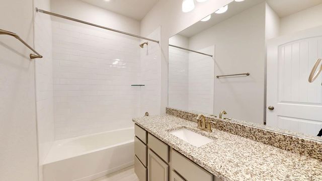 808 Gauge RD, Thorndale, TX 76577
