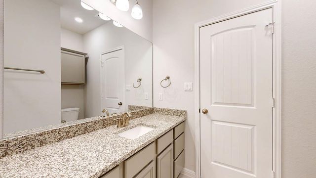 808 Gauge RD, Thorndale, TX 76577