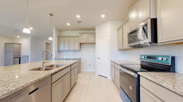 808 Gauge RD, Thorndale, TX 76577