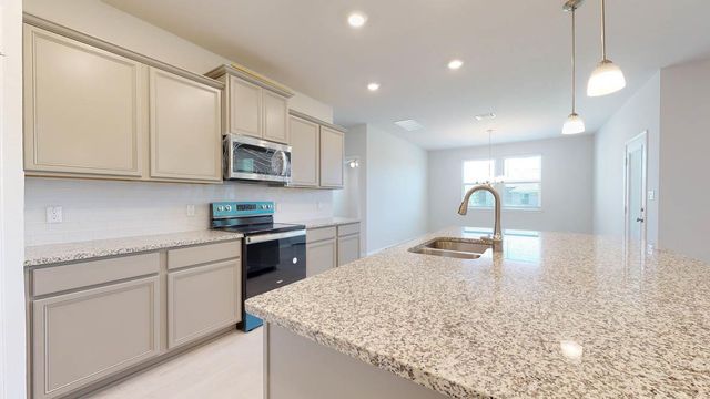 808 Gauge RD, Thorndale, TX 76577
