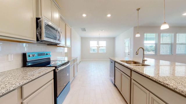 808 Gauge RD, Thorndale, TX 76577