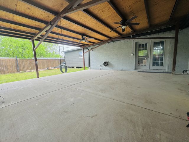 107 N Forest Crest Drive, Garland, TX 75042