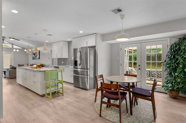 2724 Wooded Acres Drive, Waco, TX 76710