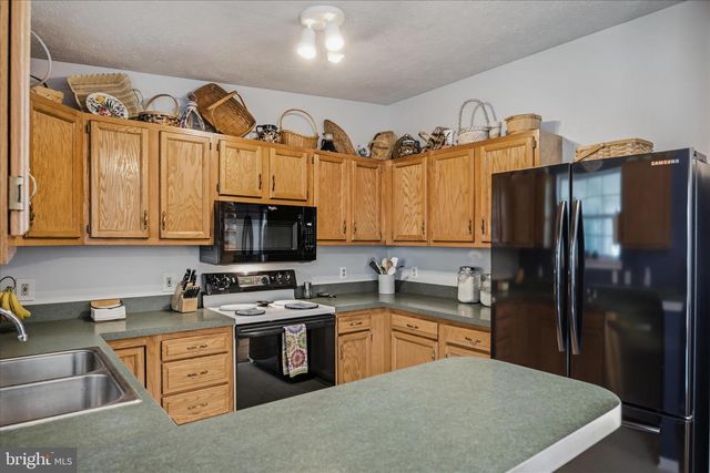 8353 GARTELMAN FARM DR, Millersville, MD 21108