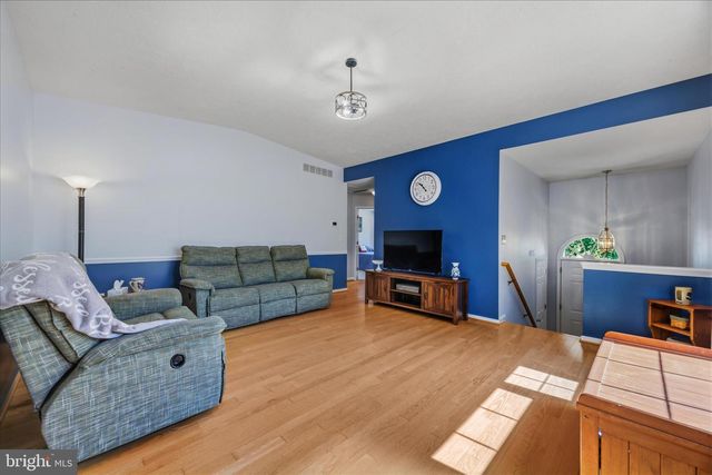 8353 GARTELMAN FARM DR, Millersville, MD 21108