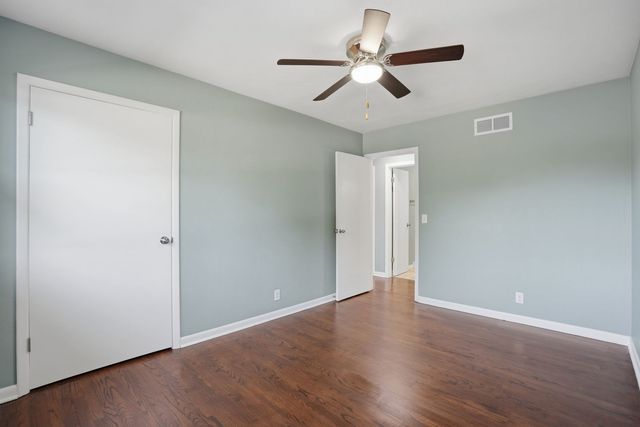 3489 SUNNY HILL Drive, Bettendorf, IA 52722