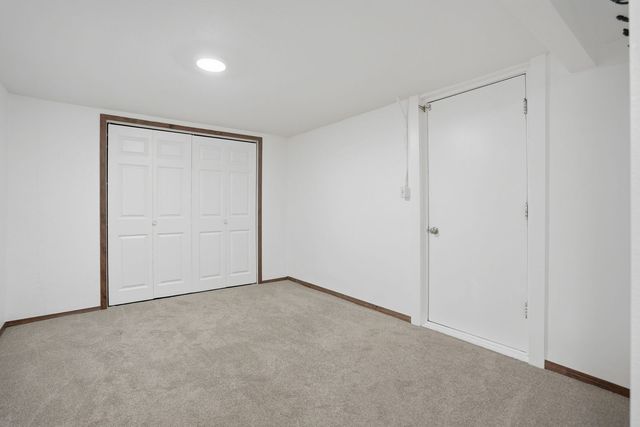 3489 SUNNY HILL Drive, Bettendorf, IA 52722