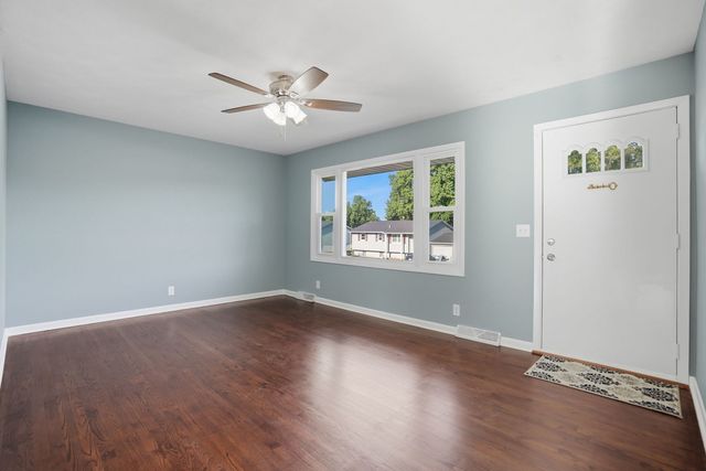 3489 SUNNY HILL Drive, Bettendorf, IA 52722