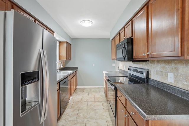 3489 SUNNY HILL Drive, Bettendorf, IA 52722