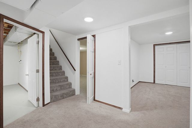 3489 SUNNY HILL Drive, Bettendorf, IA 52722