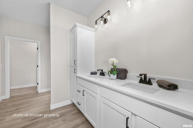 1867 REDBUD Circle 101, Eldridge, IA 52748