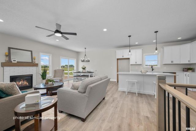 1867 REDBUD Circle 101, Eldridge, IA 52748