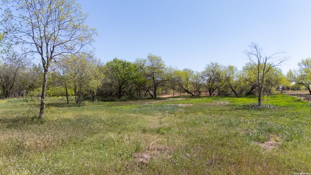 7468 Real, China Grove, TX 78263