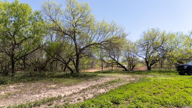 7468 Real, China Grove, TX 78263