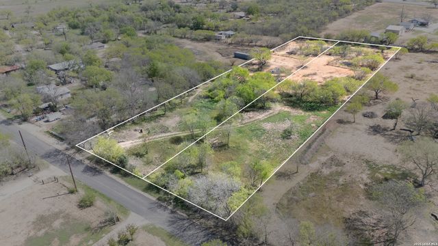 7468 Real, China Grove, TX 78263