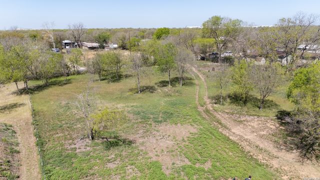 7468 Real, China Grove, TX 78263