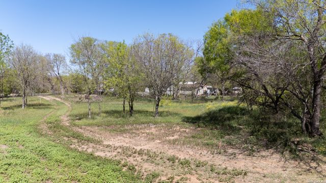 7468 Real, China Grove, TX 78263