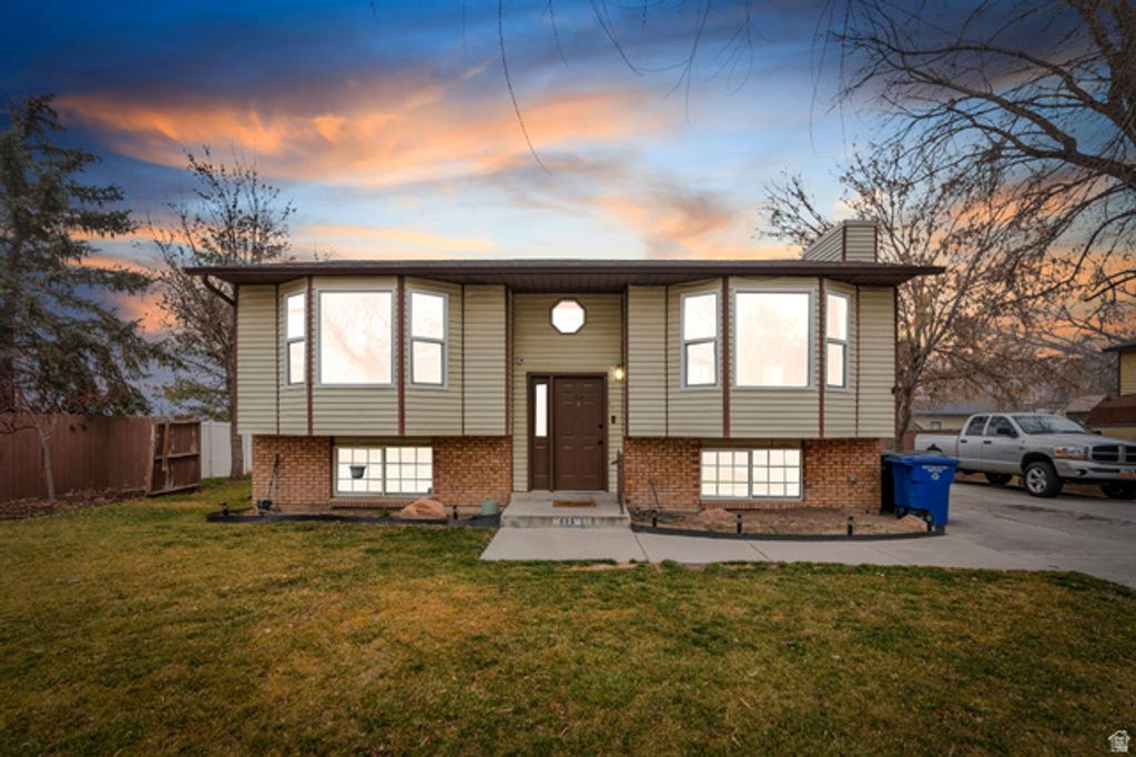 3898 W BENTOAK DR, West Valley City, UT 84120