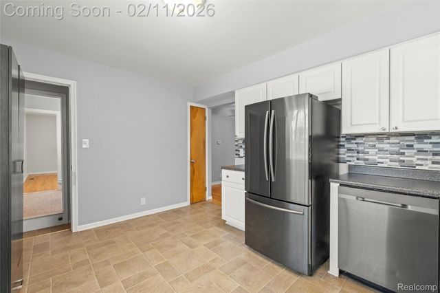 18230 Snow Avenue, Dearborn, MI 48124