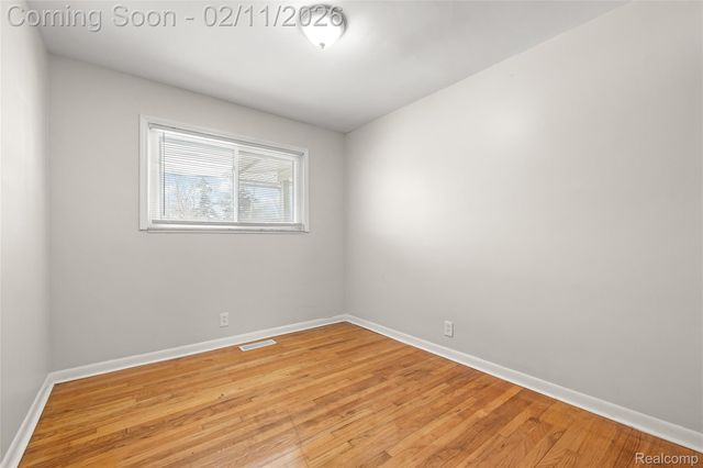 18230 Snow Avenue, Dearborn, MI 48124