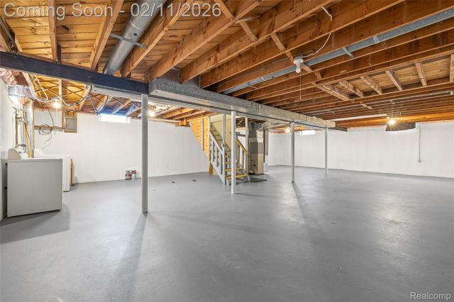 18230 Snow Avenue, Dearborn, MI 48124