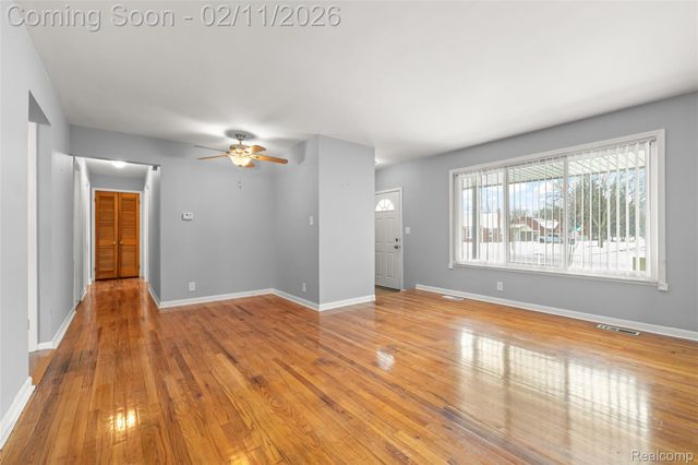 18230 Snow Avenue, Dearborn, MI 48124