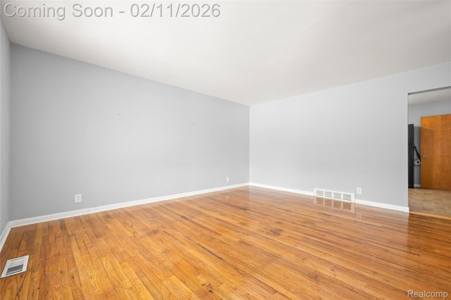 18230 Snow Avenue, Dearborn, MI 48124