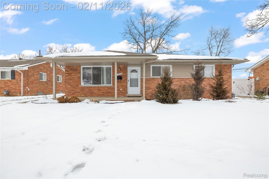 18230 Snow Avenue, Dearborn, MI 48124