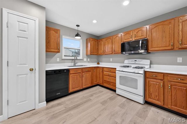 1464 Snowbird Lane, O'fallon, MO 63366