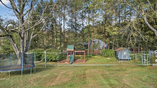 23 S Creek Road, Staatsburg, NY 12580