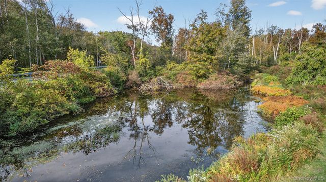 23 S Creek Road, Staatsburg, NY 12580