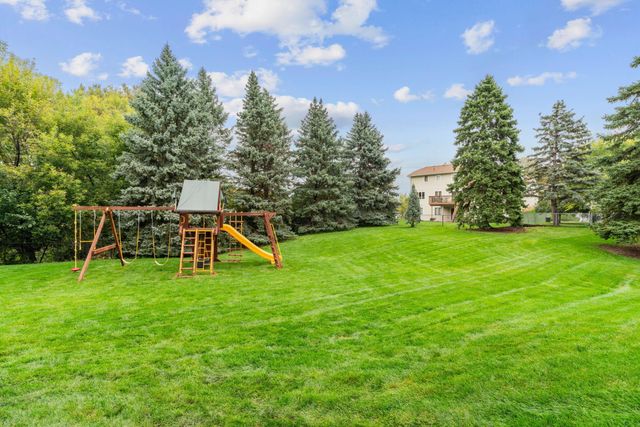 10830 46th Place N, Plymouth, MN 55442