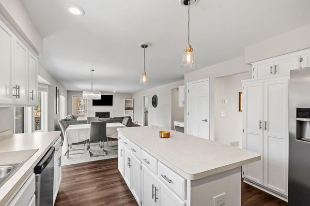 10830 46th Place N, Plymouth, MN 55442